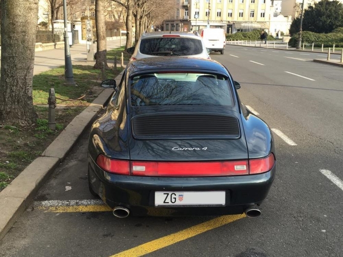 911 Carrera 4