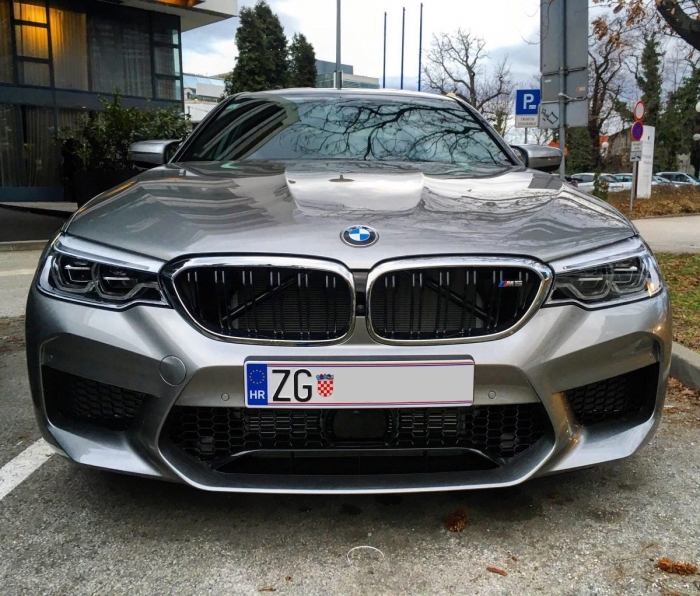 M5 (F90)