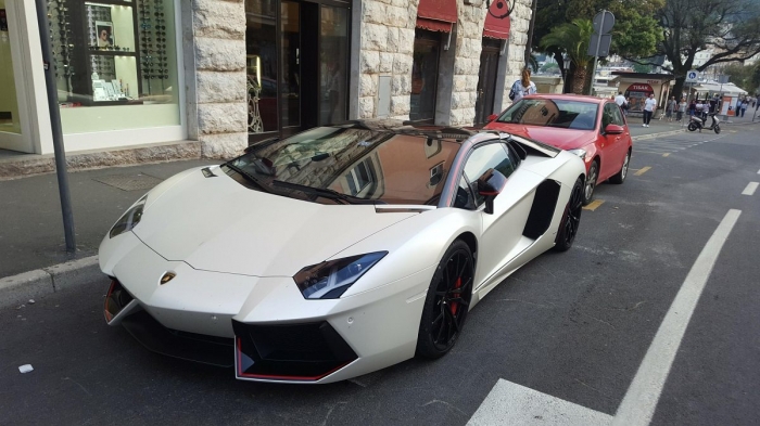 Aventador LP 700-4 Roadster Pirelli Edition