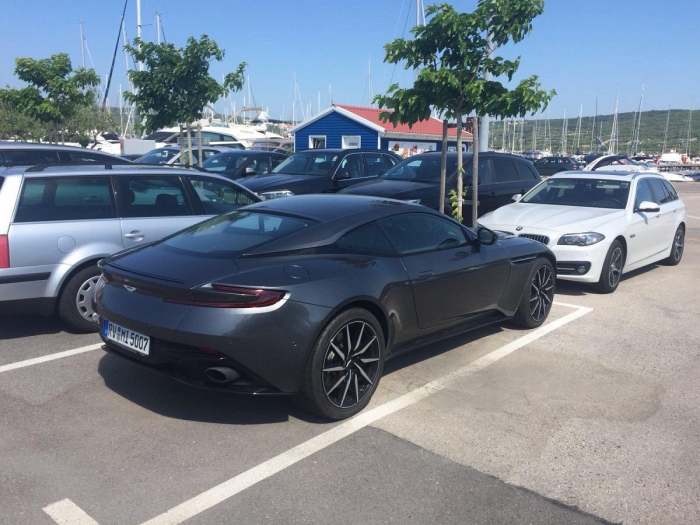 DB11