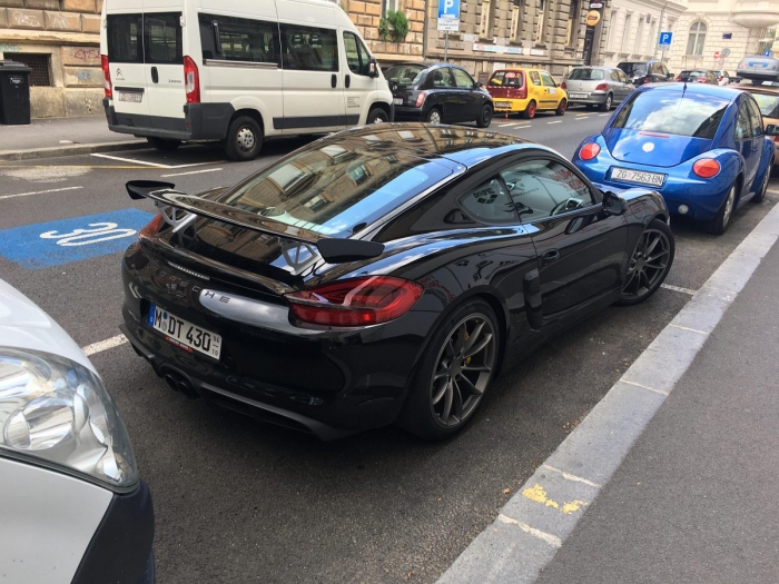 Cayman GT4