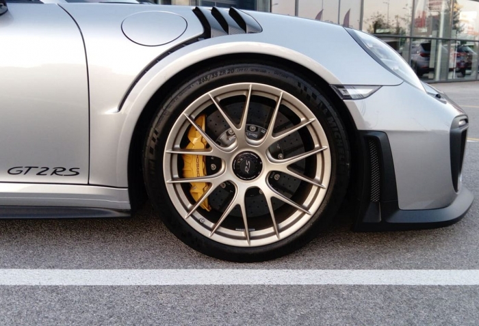 911 GT2 RS Weissach