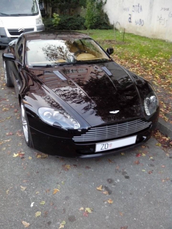 V8 Vantage