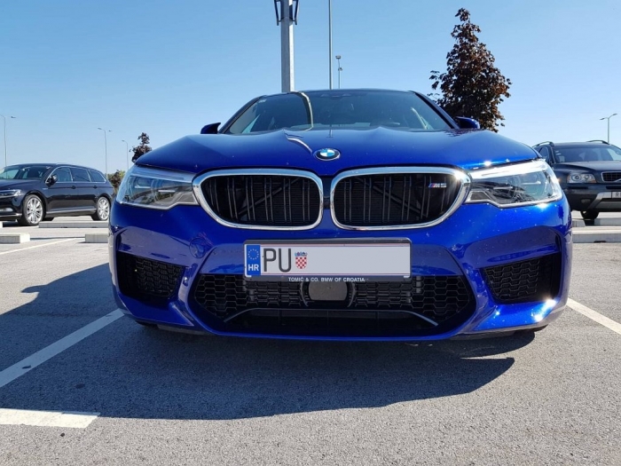 M5 (F90)