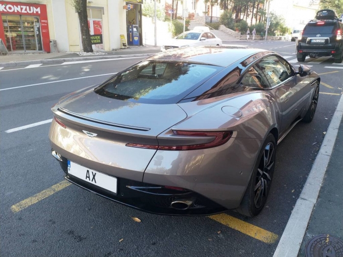 DB11