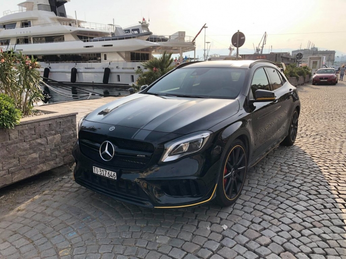 GLA45 AMG Yellow Night Edition