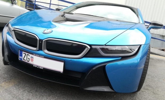 i8