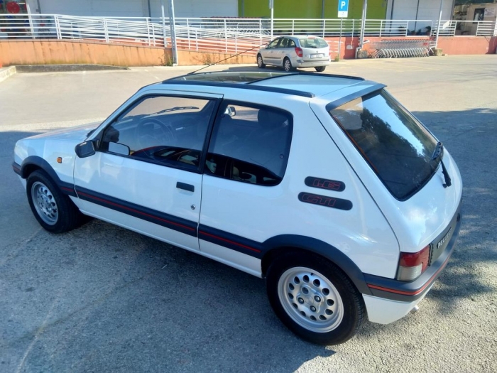 205 GTI