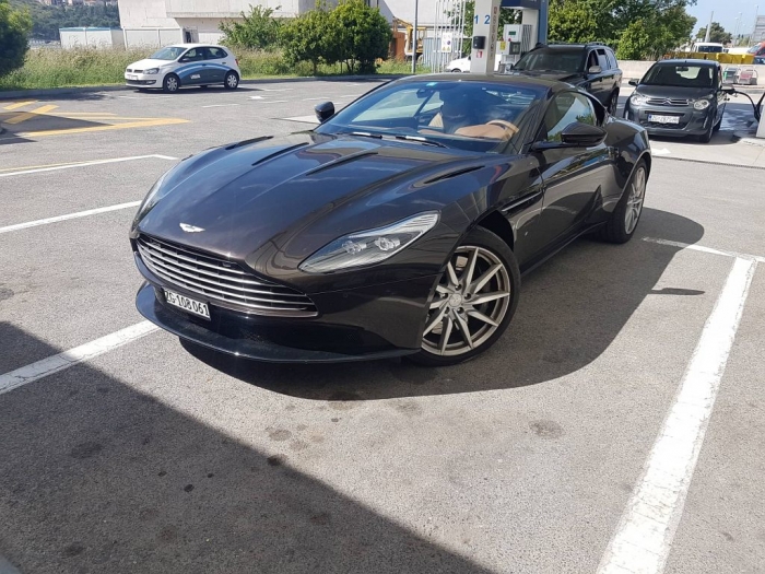 DB11