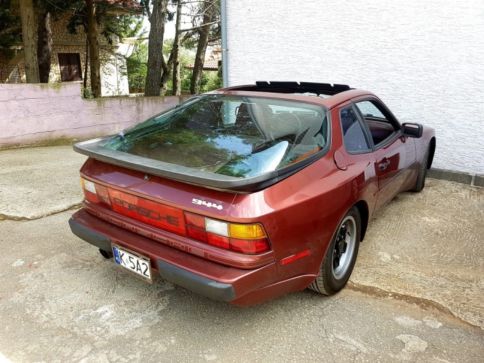 944