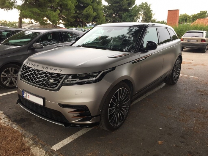 Velar R-Dynamic