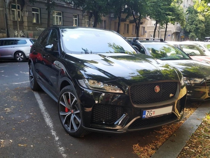 F-Pace SVR