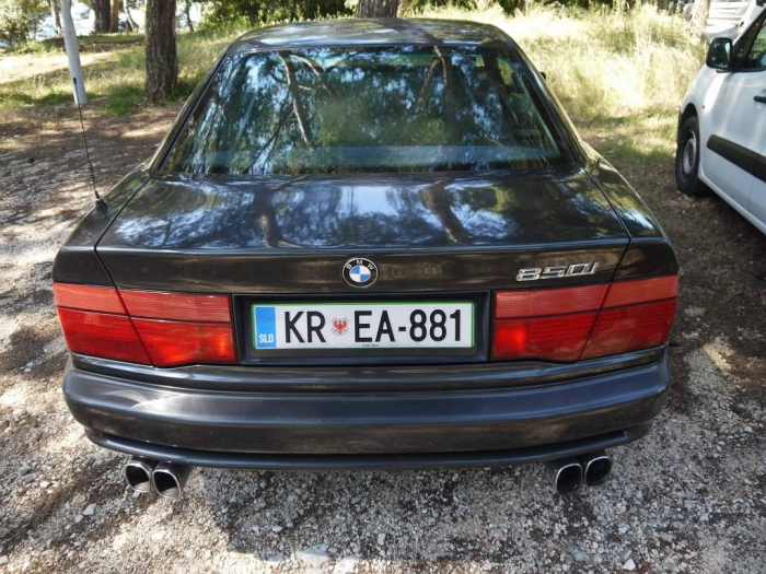 850i