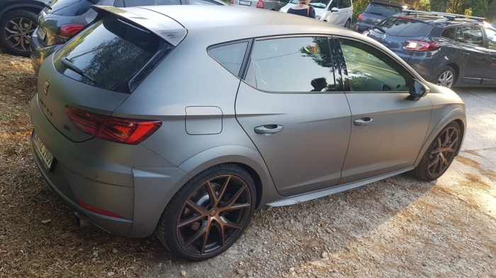 Leon Cupra R