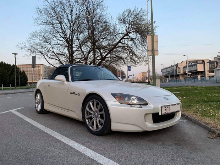 S2000