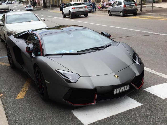 Aventador LP 700-4 Roadster Pirelli Edition