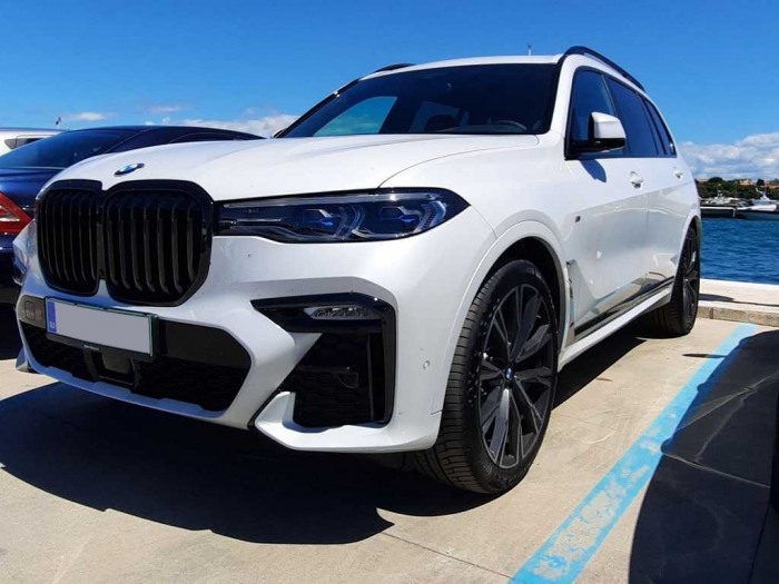 X7 M50d