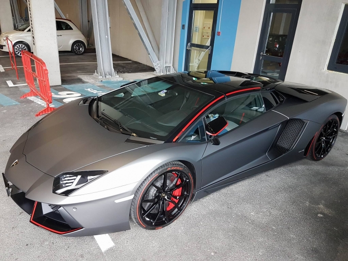 Aventador LP 700-4 Roadster Pirelli Edition