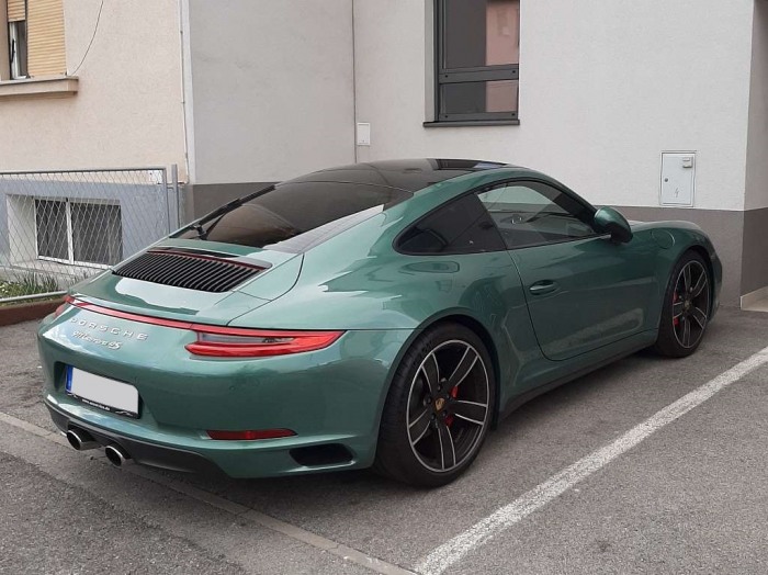 911 Carrera 4S