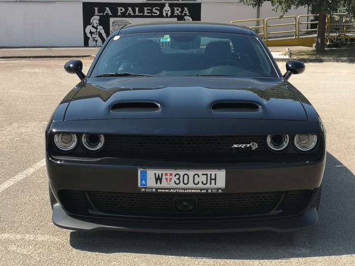 Challenger SRT Hellcat