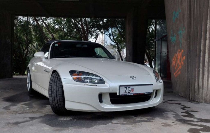 S2000