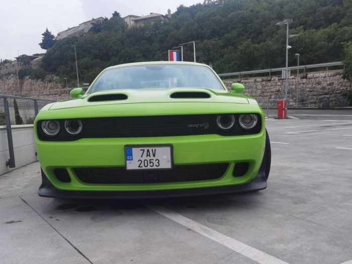 Challenger SRT Hellcat