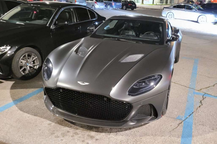 DBS Superleggera