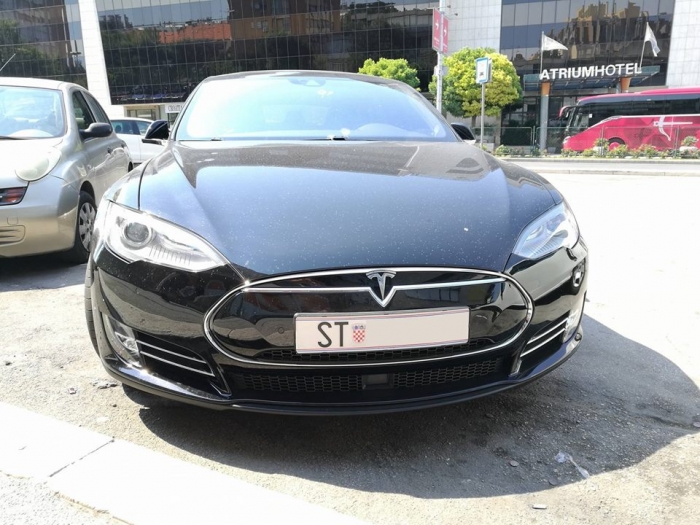 Model S P90D