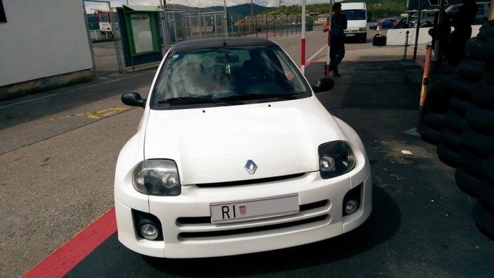 Clio V6